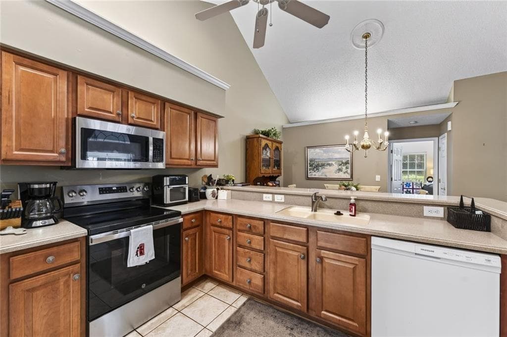 2 bedroom, 2 bathroom, 1,550 sq ft condominium for sale at 2943 Oakside Circle, Alpharetta, GA 30004 — photo 4