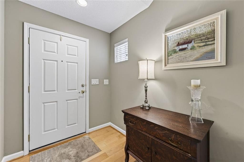 2 bedroom, 2 bathroom, 1,550 sq ft condominium for sale at 2943 Oakside Circle, Alpharetta, GA 30004 — photo 6