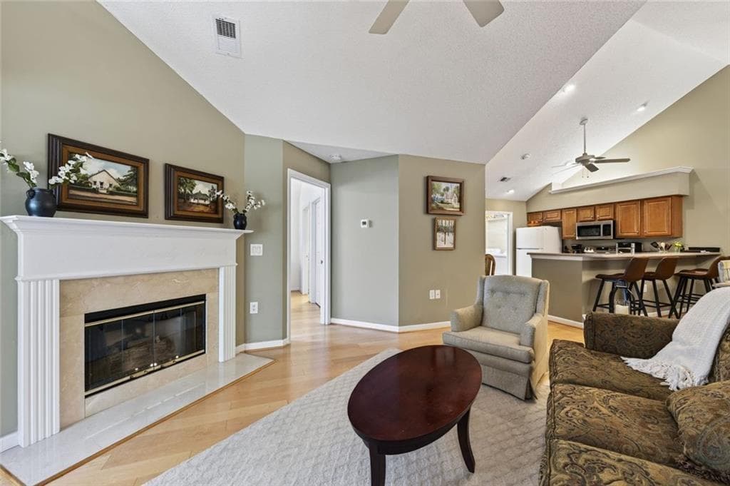 2 bedroom, 2 bathroom, 1,550 sq ft condominium for sale at 2943 Oakside Circle, Alpharetta, GA 30004 — photo 7