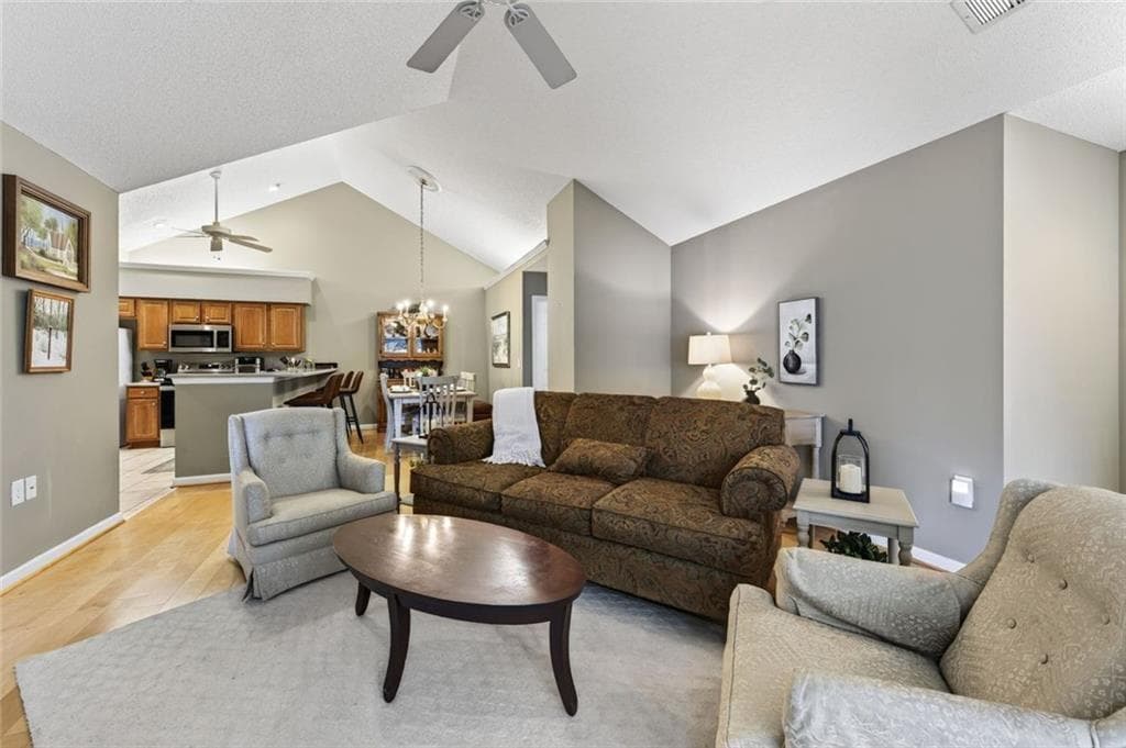 2 bedroom, 2 bathroom, 1,550 sq ft condominium for sale at 2943 Oakside Circle, Alpharetta, GA 30004 — photo 9