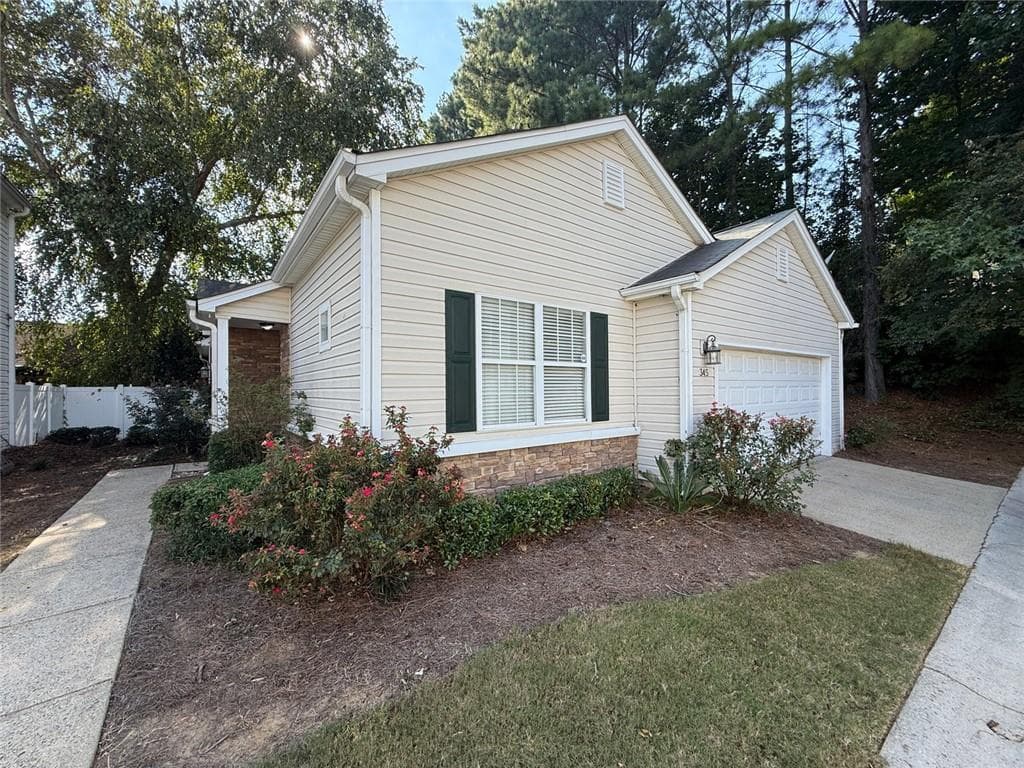 3 bedroom, 2 bathroom, 1,114 sq ft single family residence for sale at 345 Windcroft Circle, Acworth, GA 30101