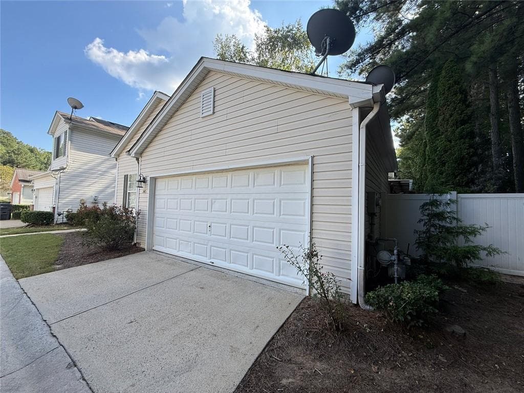 3 bedroom, 2 bathroom, 1,114 sq ft single family residence for sale at 345 Windcroft Circle, Acworth, GA 30101 — photo 2
