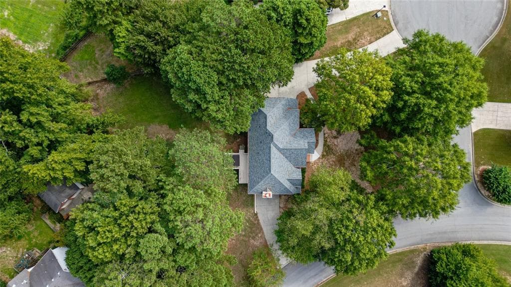 5 bedroom, 4 bathroom, 3,835 sq ft single family residence for sale at 3235 Lake Russell Way, Buford, GA 30519 — photo 5