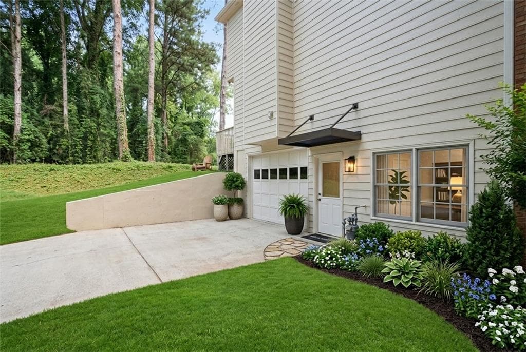 5 bedroom, 4 bathroom, 3,835 sq ft single family residence for sale at 3235 Lake Russell Way, Buford, GA 30519 — photo 10