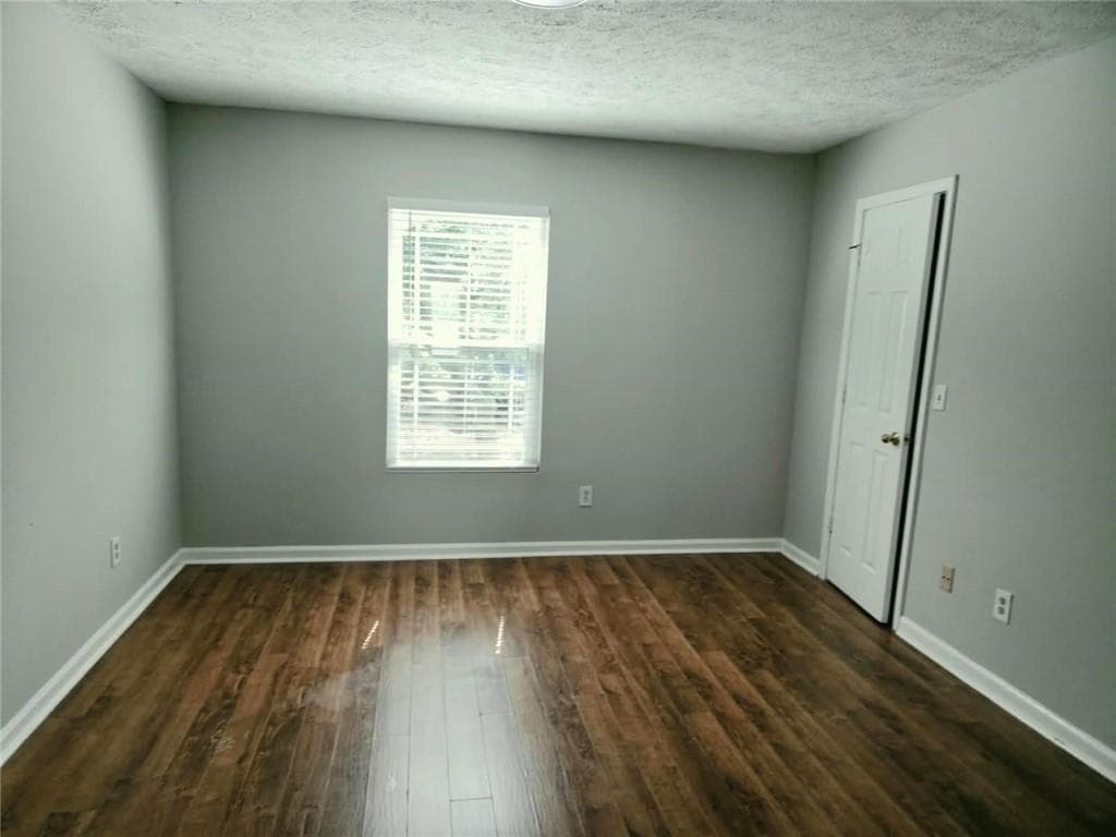 2 bedroom, 3 bathroom, 1,200 sq ft duplex for rent at 1221 Oak Forest Court, Marietta, GA 30008 for $1,450 a month — photo 6