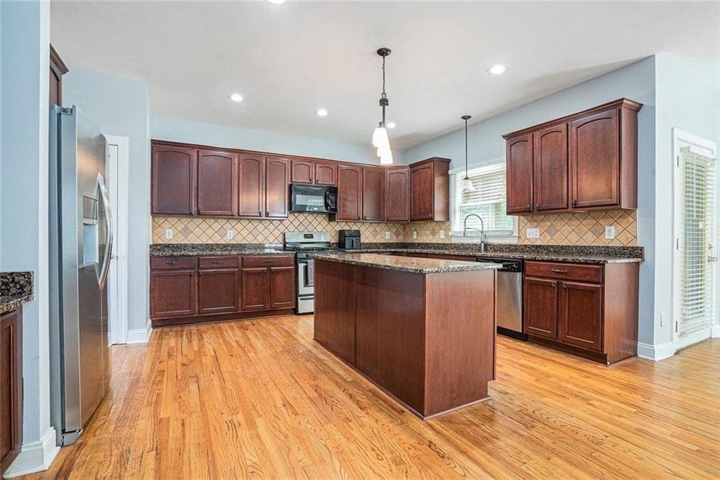 4 bedroom, 5 bathroom, 3,772 sq ft single family residence for sale at 3641 Mountain Cove Road, Snellville, GA 30039 — photo 7