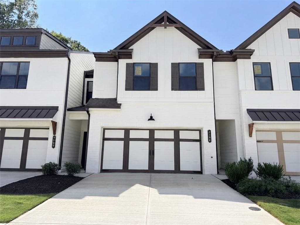 3 bedroom, 3 bathroom, 1,850 sq ft townhouse for sale at 4186 Millstone Park Lane, Gainesville, GA 30504