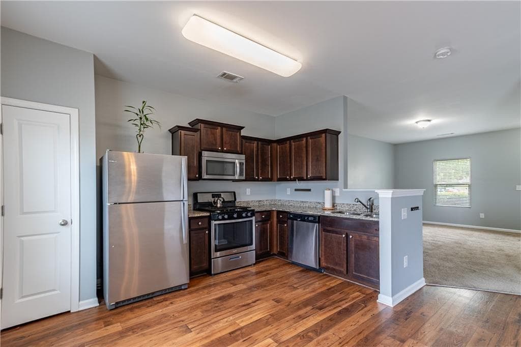 3 bedroom, 3 bathroom, 1,648 sq ft single family residence for sale at 623 Nonsuch Way, Winder, GA 30680 — photo 4