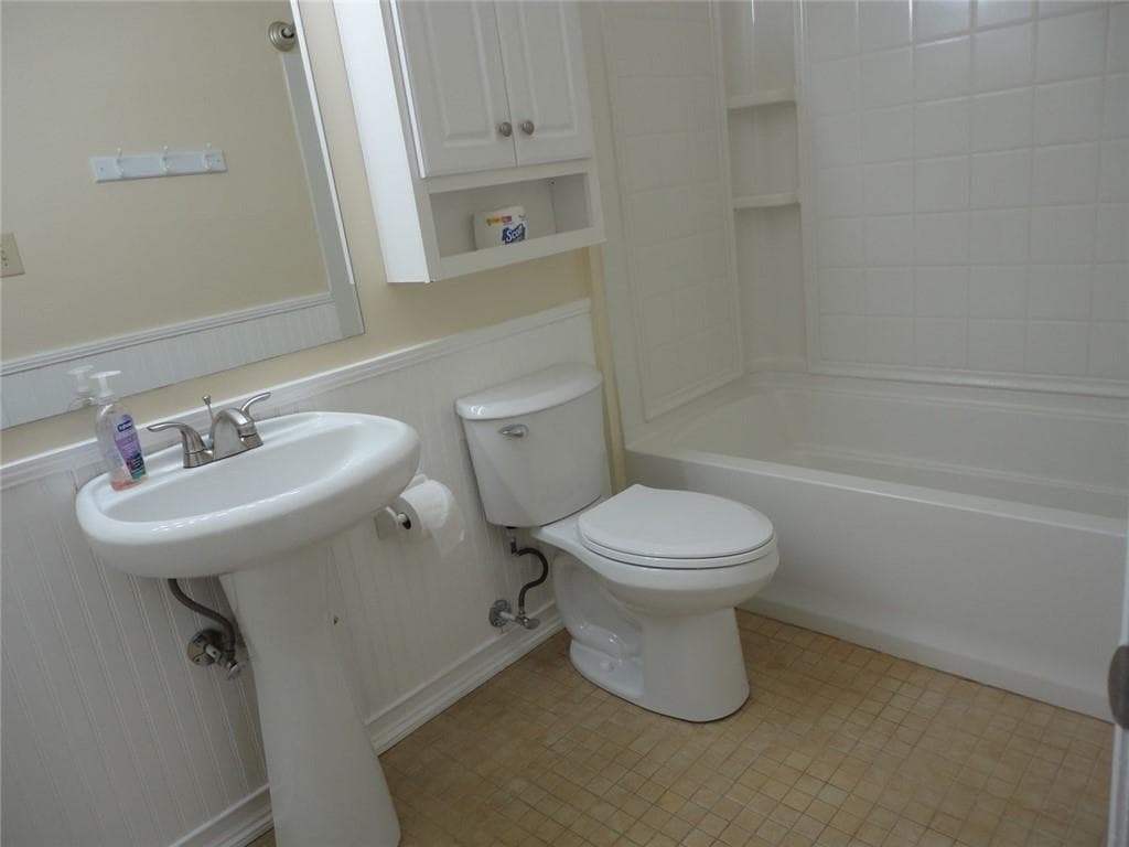 2 bedroom, 2 bathroom, 1,080 sq ft townhouse for rent at 403 Northdale Court, Lawrenceville, GA 30043 for $1,500 a month — photo 9