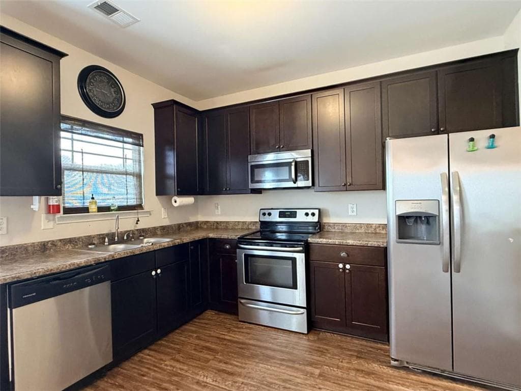 4 bedroom, 3 bathroom, 1,934 sq ft single family residence for sale at 559 Joneus Drive, Mcdonough, GA 30252 — photo 7