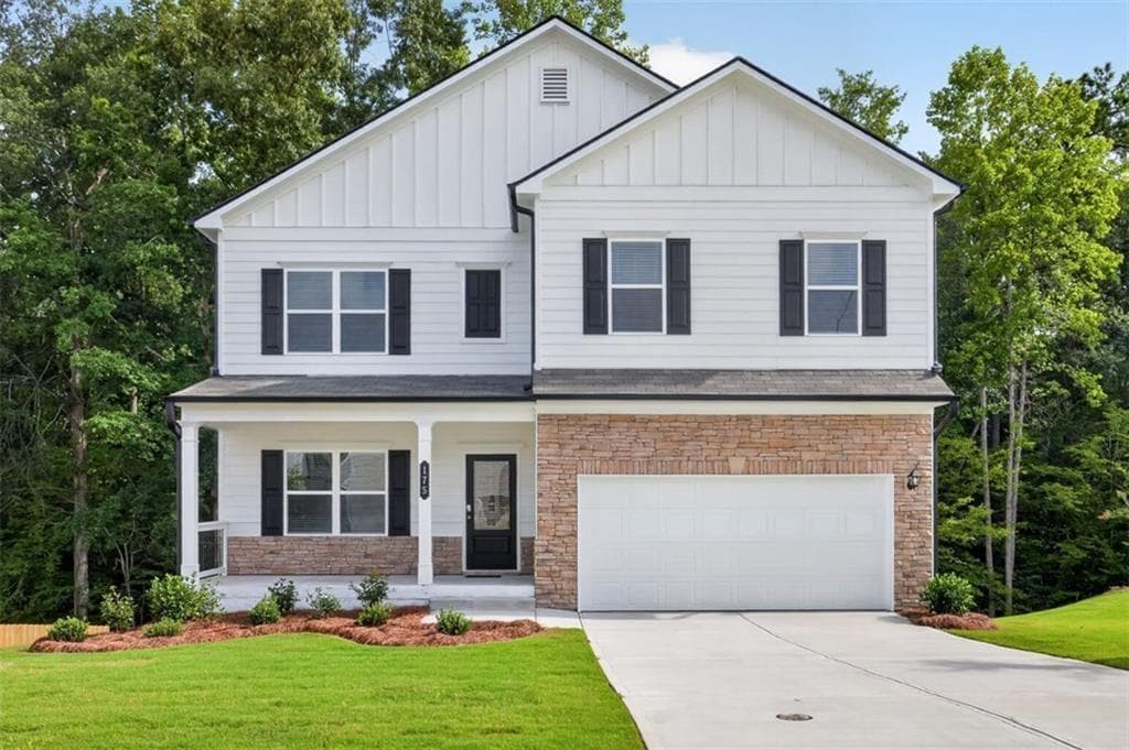 4 bedroom, 3 bathroom, 2,372 sq ft single family residence under contract at 175 Jones Ridge Drive, Dallas, GA 30132