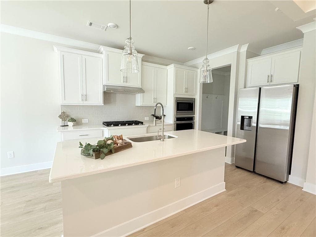 5 bedroom, 4 bathroom, 2,800 sq ft single family residence for sale at 5346 Windridge Parkway, Gainesville, GA 30507 — photo 8