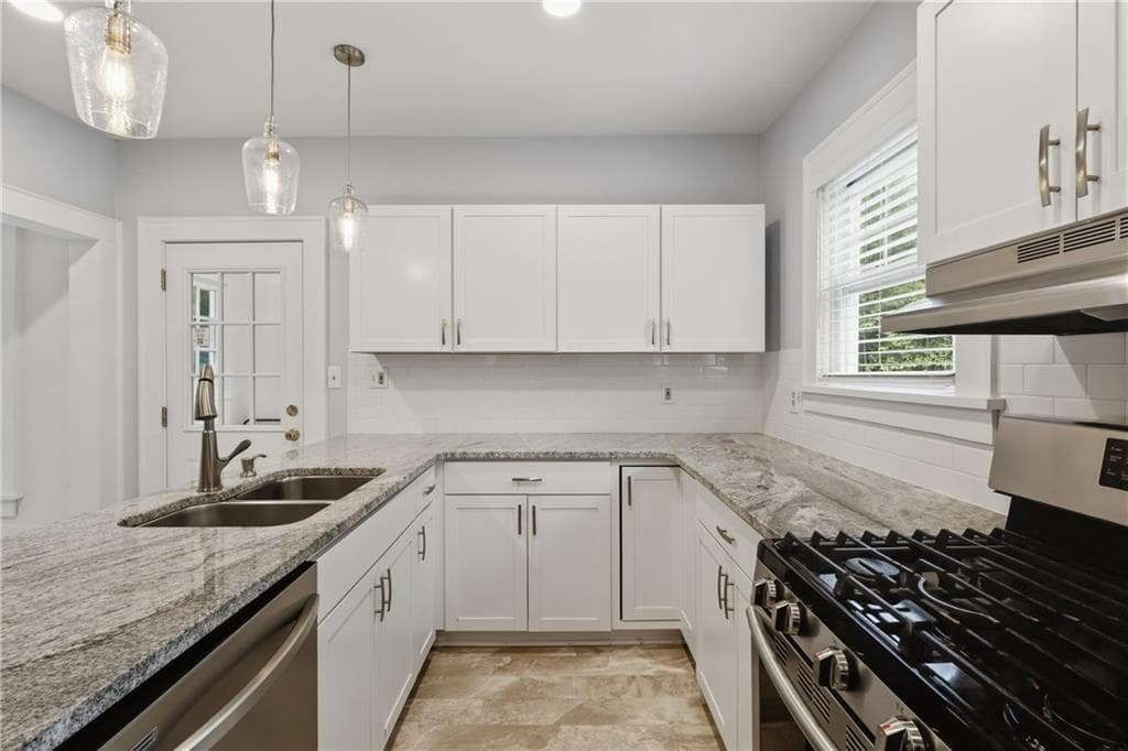 4 bedroom, 2 bathroom, 1,733 sq ft single family residence for sale at 2666 Arbor Avenue, Atlanta, GA 30317 — photo 2