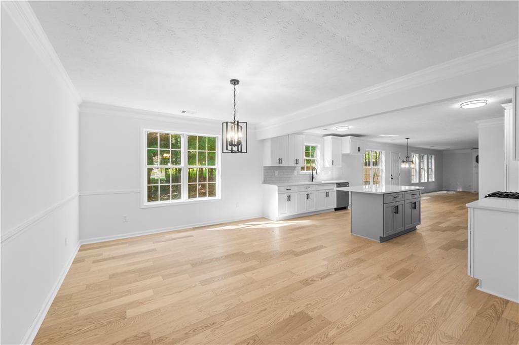 5 bedroom, 3 bathroom, 3,371 sq ft single family residence for sale at 6913 Wynmeadow Drive, Stone Mountain, GA 30087 — photo 9