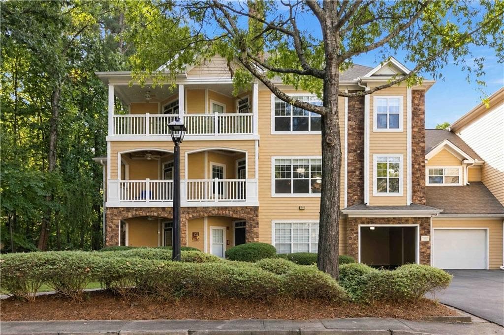 3 bedroom, 3 bathroom, 2,087 sq ft condominium for sale at 1027 Whitshire Way 1027, Alpharetta, GA 30004 — photo 3