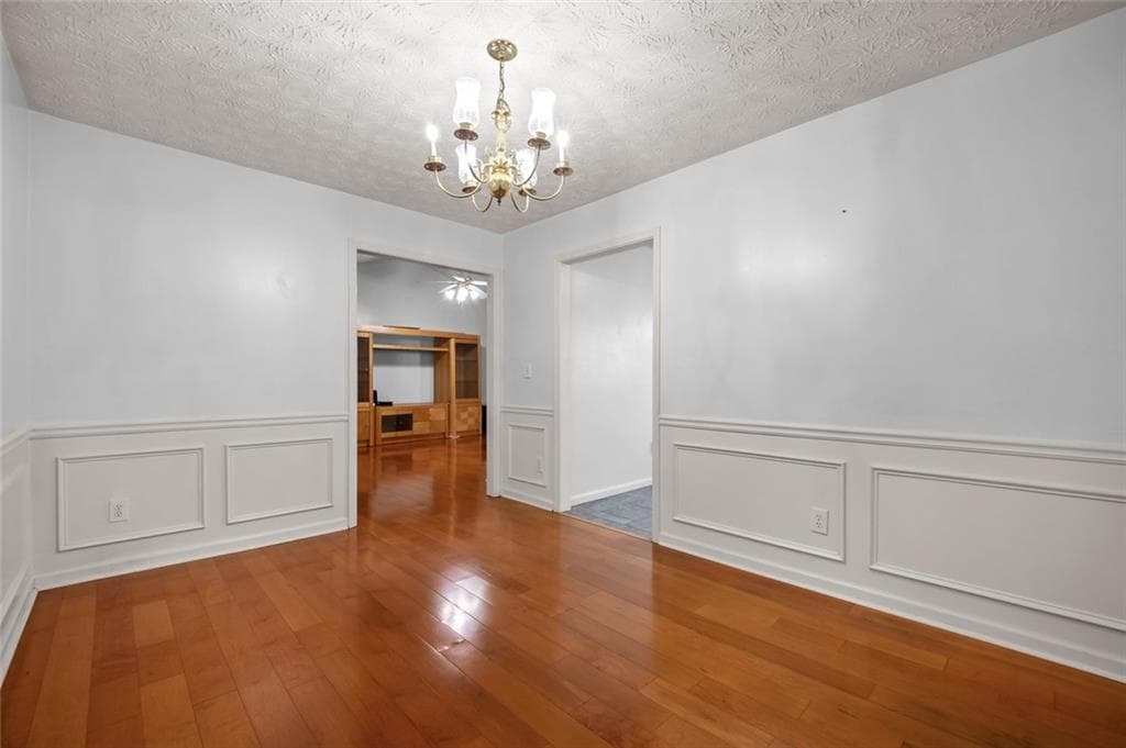 3 bedroom, 2 bathroom, 1,631 sq ft single family residence for sale at 2260 Carlysle Cove Drive, Lawrenceville, GA 30044 — photo 9