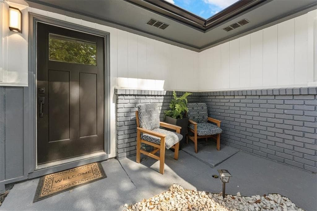 3 bedroom, 2 bathroom, 1,335 sq ft single family residence for sale at 2891 Lakemont Place, Marietta, GA 30060 — photo 6