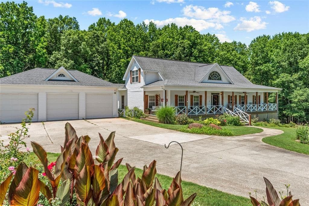 4 bedroom, 4 bathroom, 2,086 sq ft single family residence for sale at 195 Sims Farm Way Way, Maysville, GA 30558 — photo 4