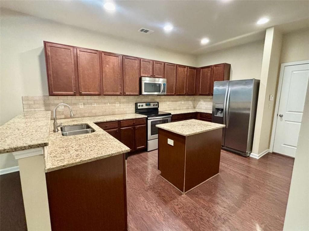 3 bedroom, 3 bathroom, 1,973 sq ft single family residence for rent at 1344 Brookmere Way, Cumming, GA 30040 for $2,200 a month — photo 6