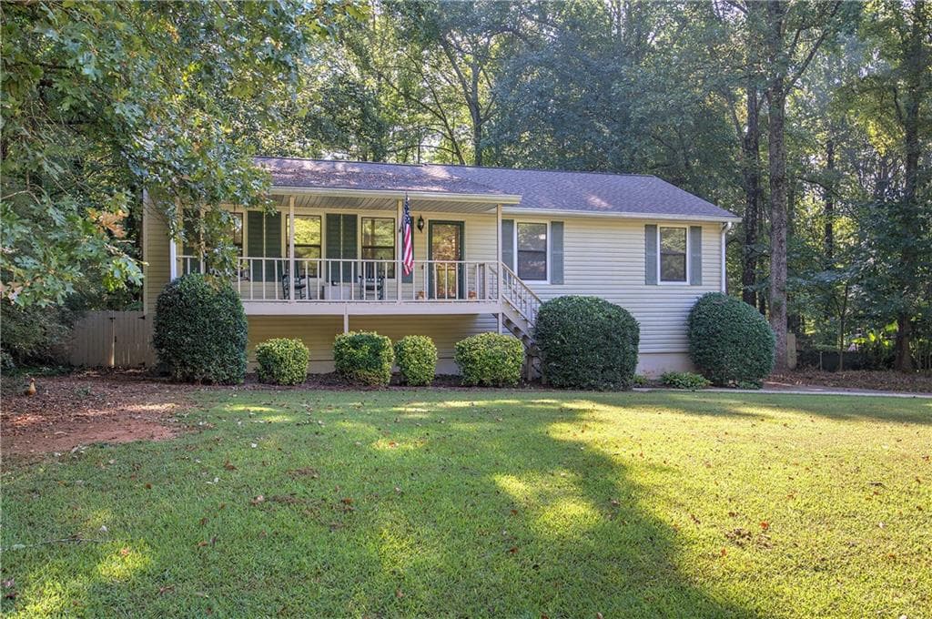 3 bedroom, 2 bathroom, 1,944 sq ft single family residence for sale at 98 Beatrice Street, Dallas, GA 30157