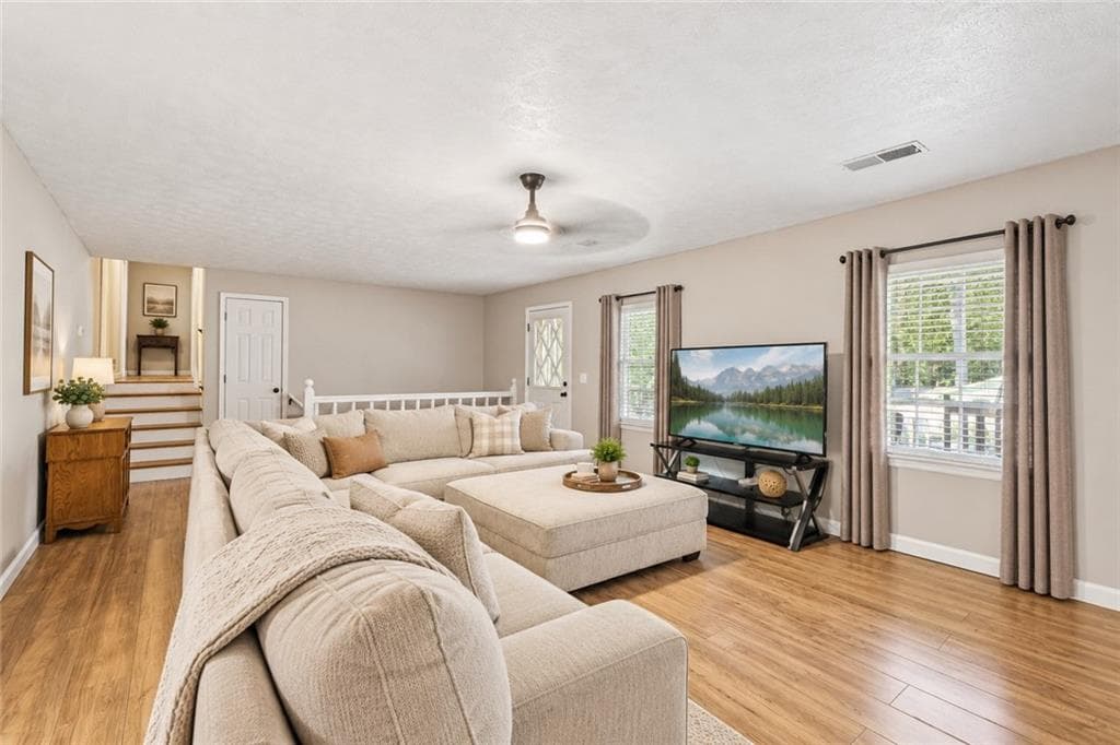 3 bedroom, 2 bathroom, 1,988 sq ft single family residence for sale at 5752 Oak Grove Drive, Acworth, GA 30102 — photo 4