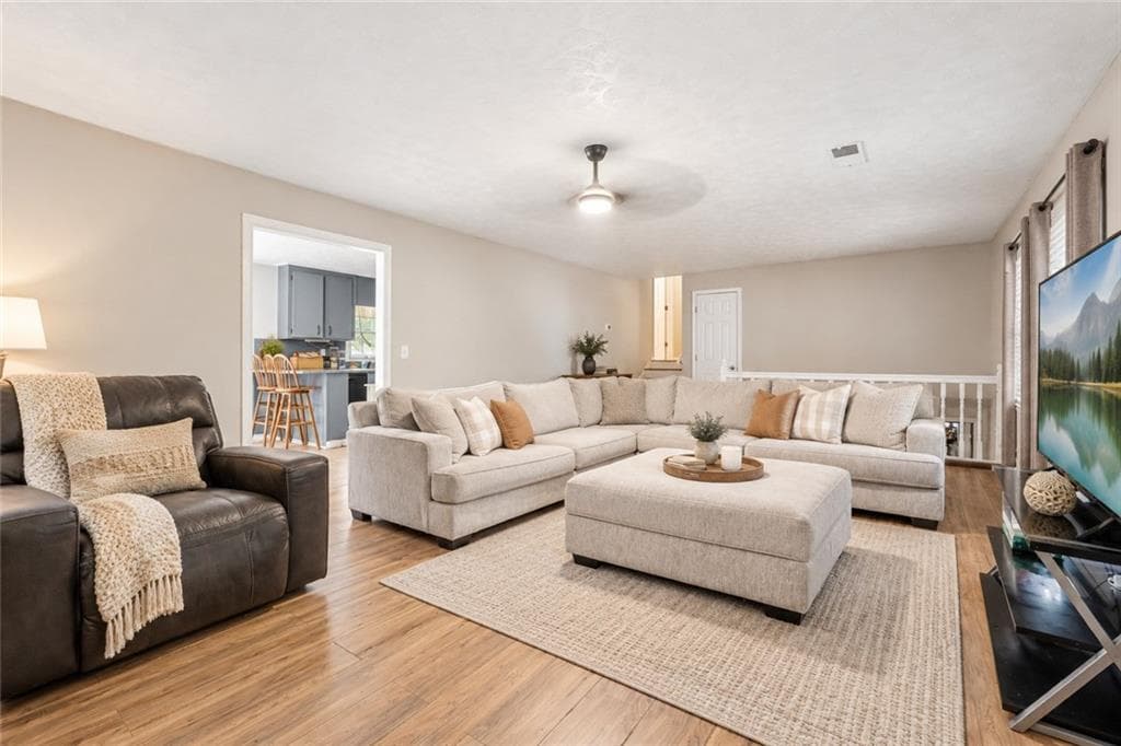 3 bedroom, 2 bathroom, 1,988 sq ft single family residence for sale at 5752 Oak Grove Drive, Acworth, GA 30102 — photo 5