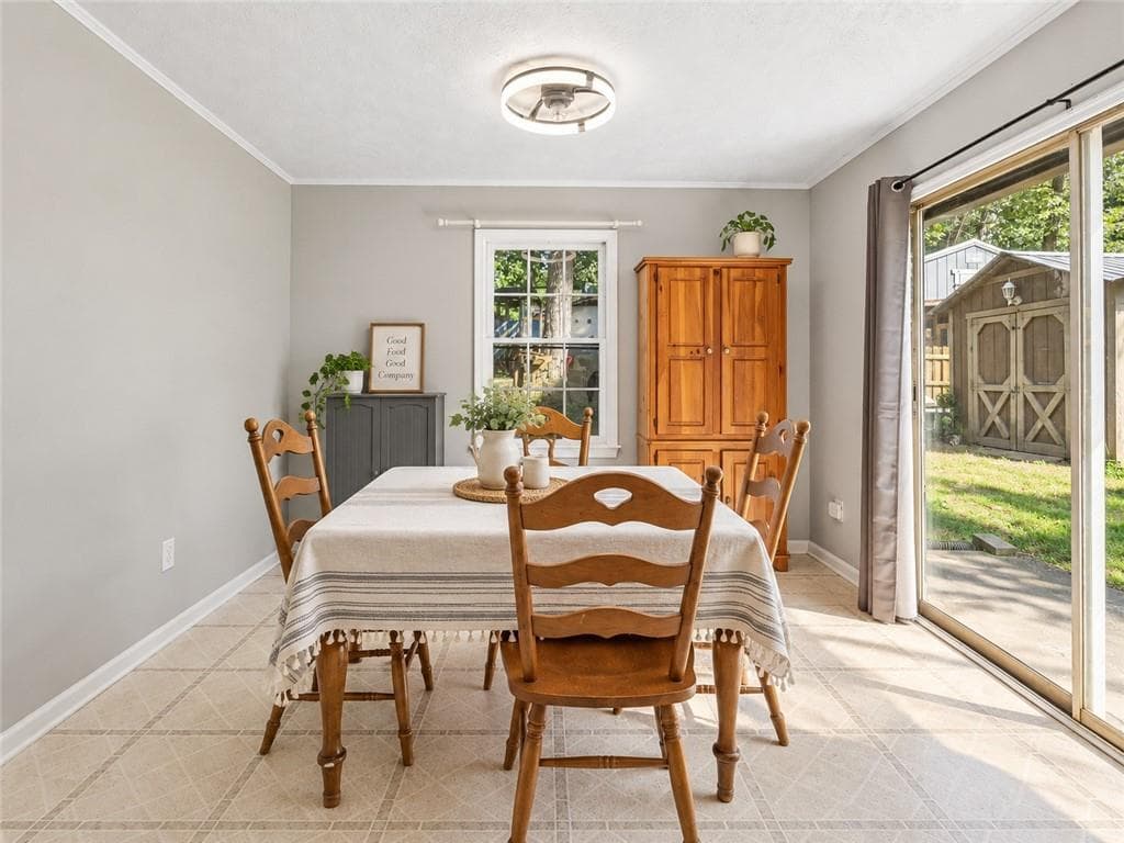 3 bedroom, 2 bathroom, 1,988 sq ft single family residence for sale at 5752 Oak Grove Drive, Acworth, GA 30102 — photo 9