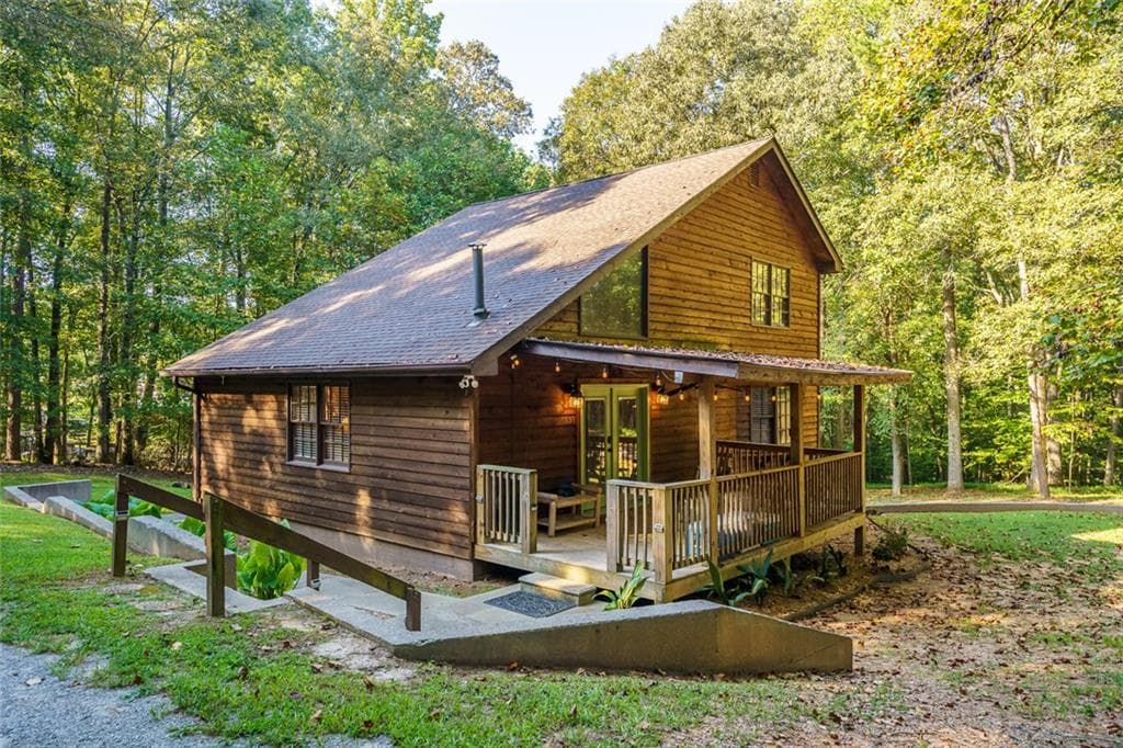 3 bedroom, 2 bathroom, 2,162 sq ft single family residence for sale at 137 Ridge Crest Court, Ellijay, GA 30540 — photo 3
