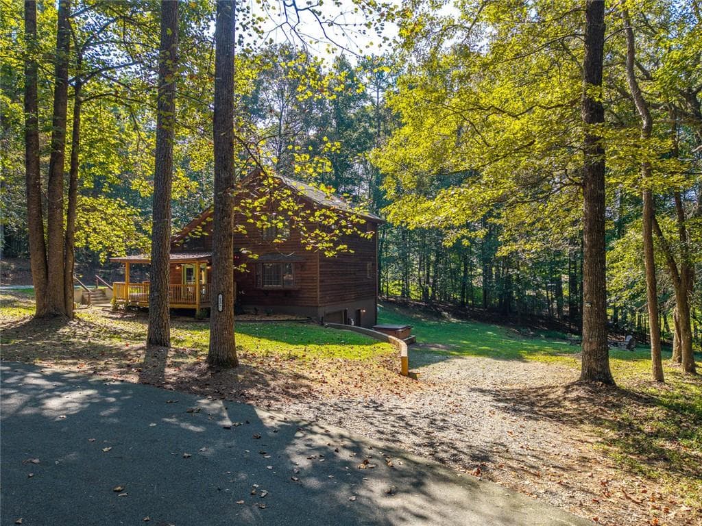 3 bedroom, 2 bathroom, 2,162 sq ft single family residence for sale at 137 Ridge Crest Court, Ellijay, GA 30540 — photo 10
