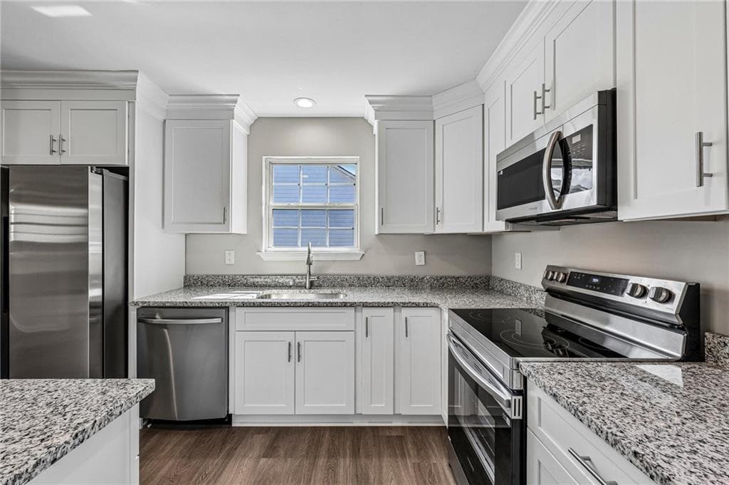 5 bedroom, 3 bathroom, 2,521 sq ft single family residence for sale at 382 Arlington Lane, Commerce, GA 30529 — photo 10