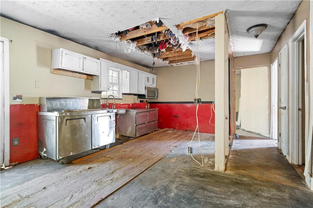 3 bedroom, 2 bathroom, 1,152 sq ft single family residence for sale at 350 Mitchell Road, Maysville, GA 30558 — photo 6
