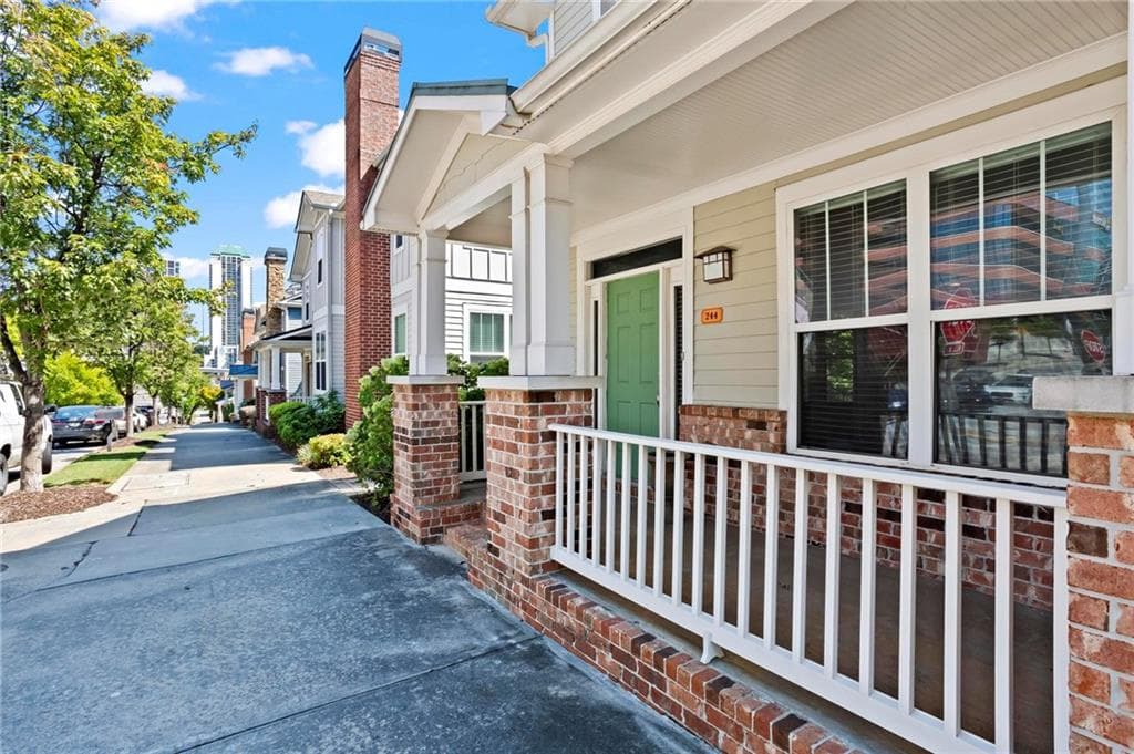 2 bedroom, 4 bathroom, 2,146 sq ft townhouse for sale at 244 16th Street 15, Atlanta, GA 30363 — photo 2