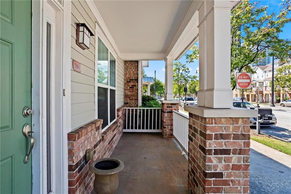 2 bedroom, 4 bathroom, 2,146 sq ft townhouse for sale at 244 16th Street 15, Atlanta, GA 30363 — photo 3