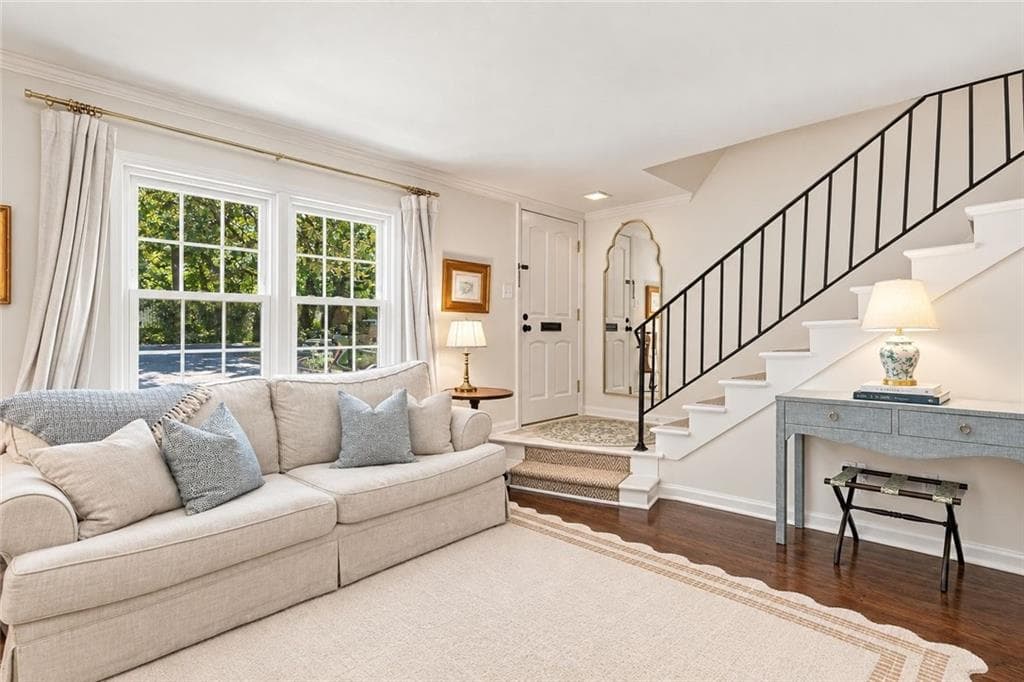 2 bedroom, 3 bathroom, 1,288 sq ft townhouse for sale at 166 Elysian Way, Atlanta, GA 30327 — photo 2