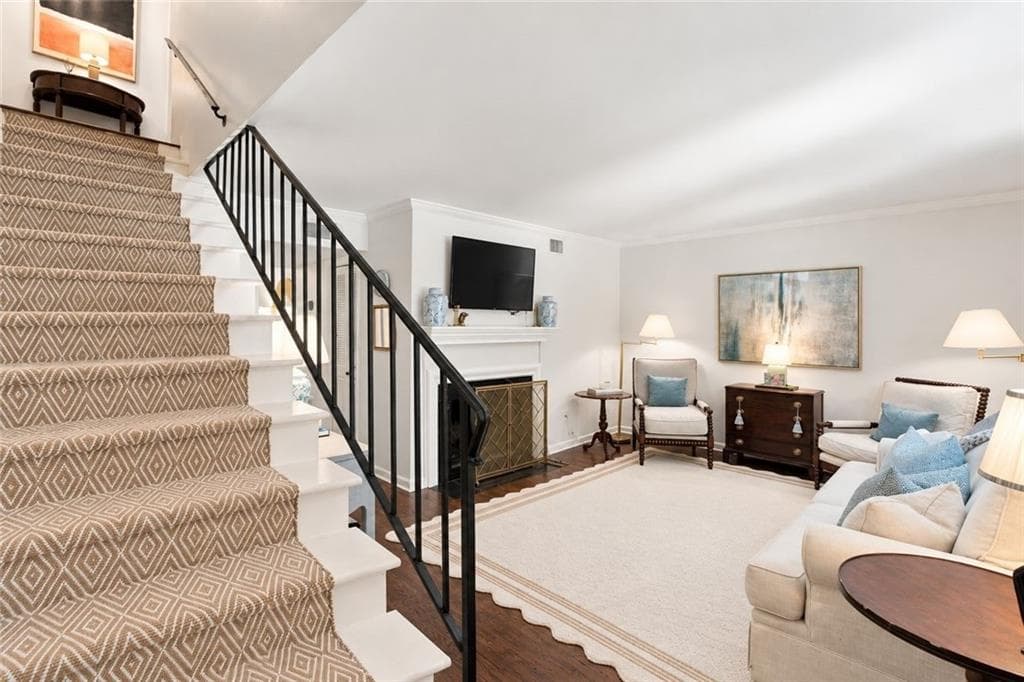 2 bedroom, 3 bathroom, 1,288 sq ft townhouse for sale at 166 Elysian Way, Atlanta, GA 30327 — photo 4
