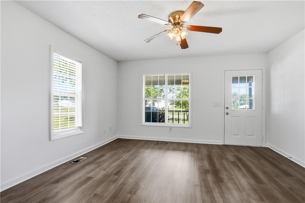 2 bedroom, 1 bathroom, 1,186 sq ft single family residence for sale at 140 Triple D Drive, Adairsville, GA 30103 — photo 3