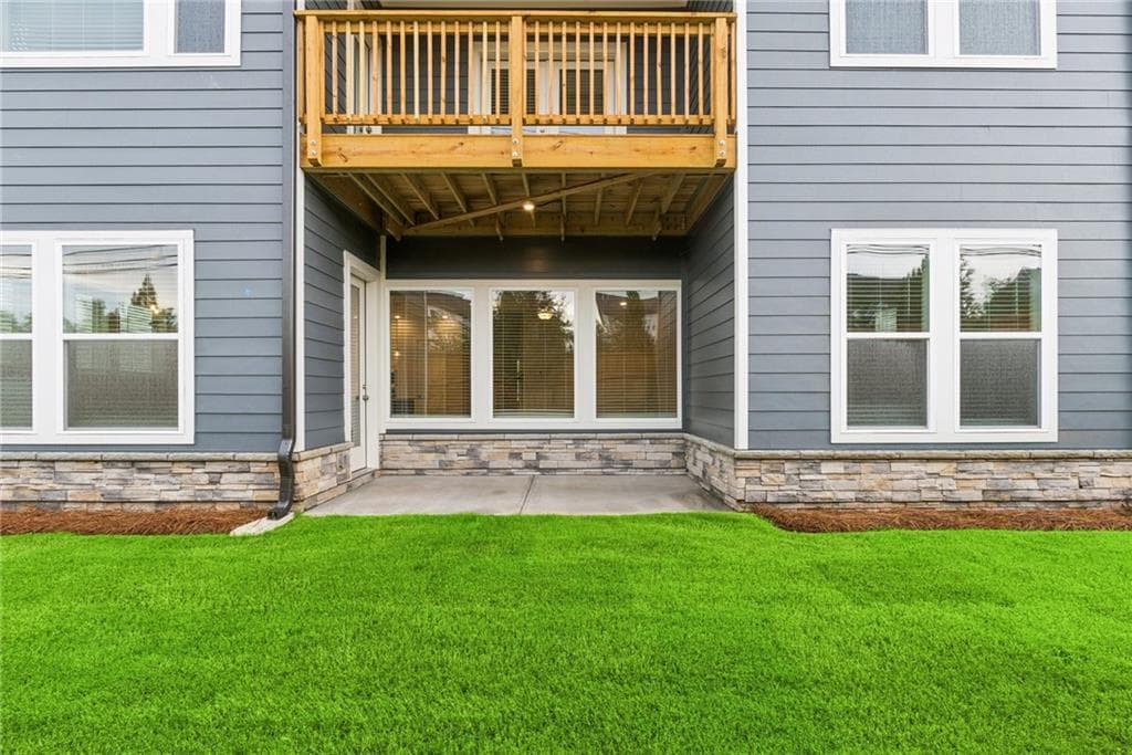 4 bedroom, 4 bathroom, 3,008 sq ft single family residence for sale at 305 Beebalm Street, Woodstock, GA 30188 — photo 2