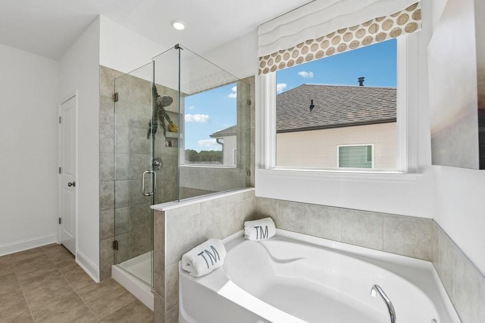 5 bedroom, 5 bathroom, 3,236 sq ft single family residence for sale at 465 Kennington Walk, Loganville, GA 30052 — photo 4