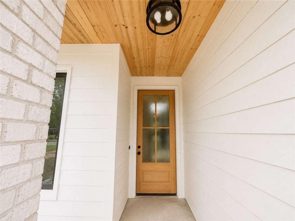 4 bedroom, 4 bathroom, 2,750 sq ft single family residence for sale at 2510 Eastwood Drive, Decatur, GA 30032 — photo 2
