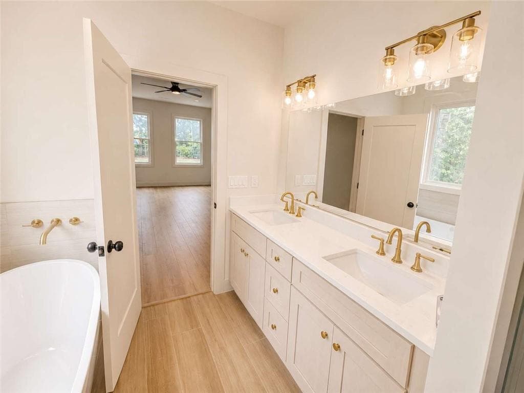 4 bedroom, 4 bathroom, 2,750 sq ft single family residence for sale at 2510 Eastwood Drive, Decatur, GA 30032 — photo 8