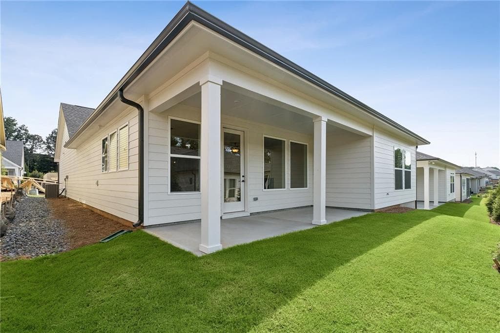 3 bedroom, 2 bathroom, 2,287 sq ft single family residence for sale at 263 Strawberry Lane, Woodstock, GA 30189 — photo 2