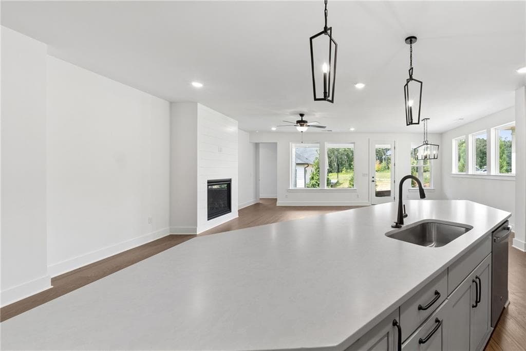 3 bedroom, 2 bathroom, 2,287 sq ft single family residence for sale at 263 Strawberry Lane, Woodstock, GA 30189 — photo 6