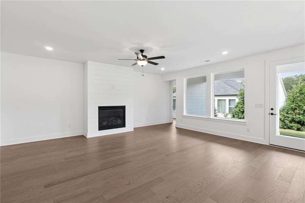 3 bedroom, 2 bathroom, 2,287 sq ft single family residence for sale at 263 Strawberry Lane, Woodstock, GA 30189 — photo 9