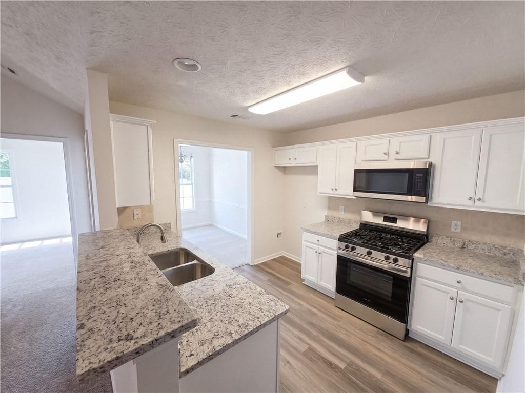 3 bedroom, 2 bathroom, 1,548 sq ft single family residence for sale at 621 Majesty Crossing, Winder, GA 30680 — photo 2