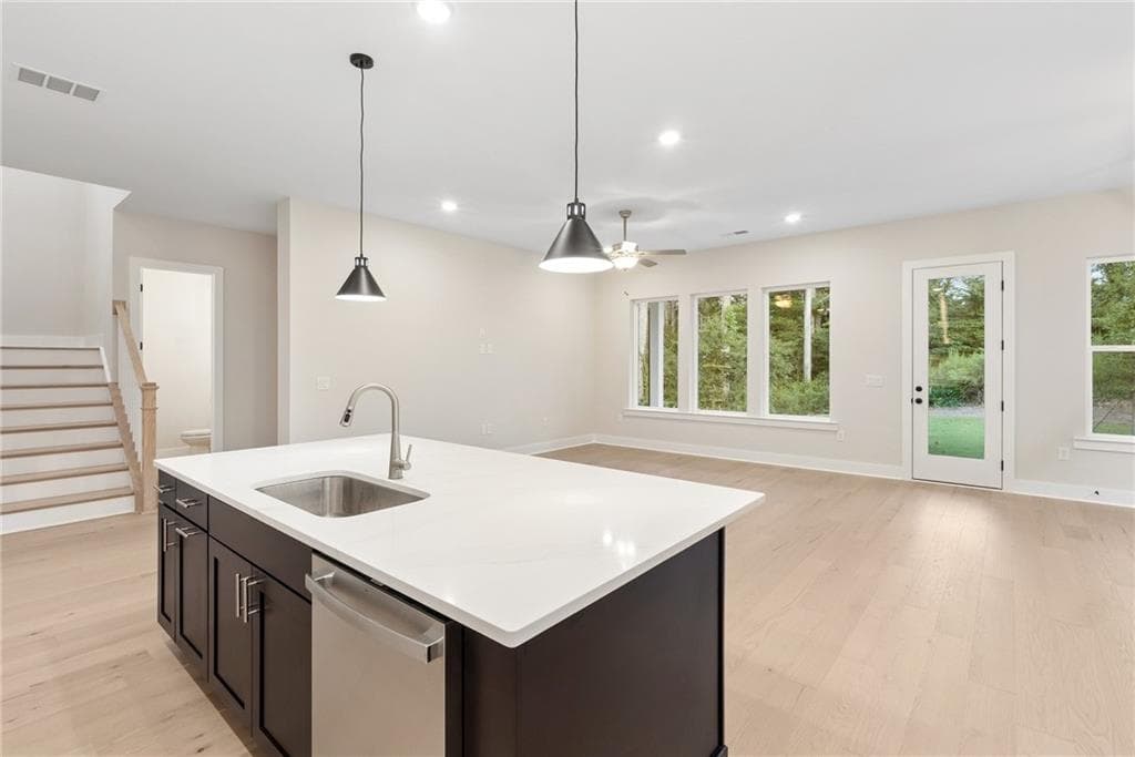 5 bedroom, 5 bathroom, 3,417 sq ft single family residence for sale at 4665 Beechnut Circle, Cumming, GA 30028 — photo 6