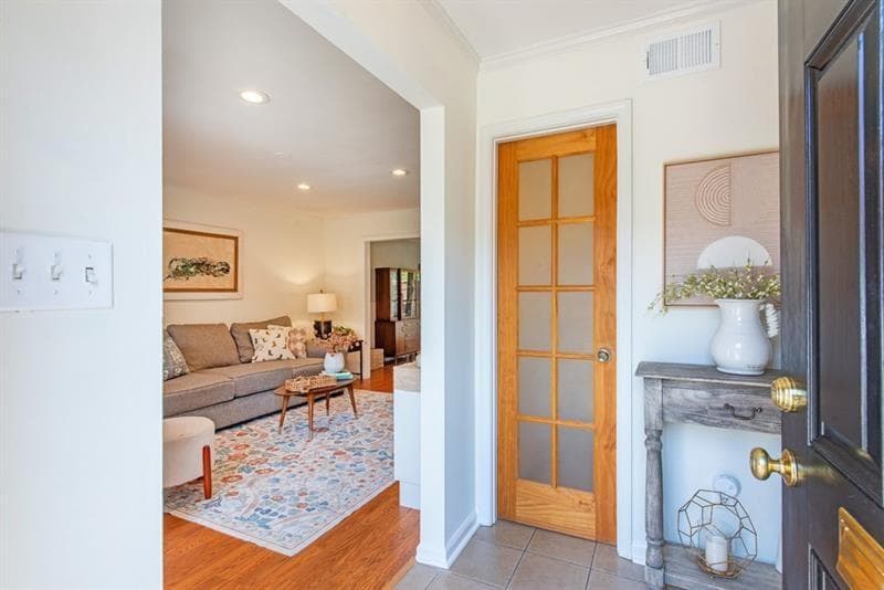2 bedroom, 3 bathroom, 1,320 sq ft townhouse for sale at 3 Surry County Place, Atlanta, GA 30318 — photo 2