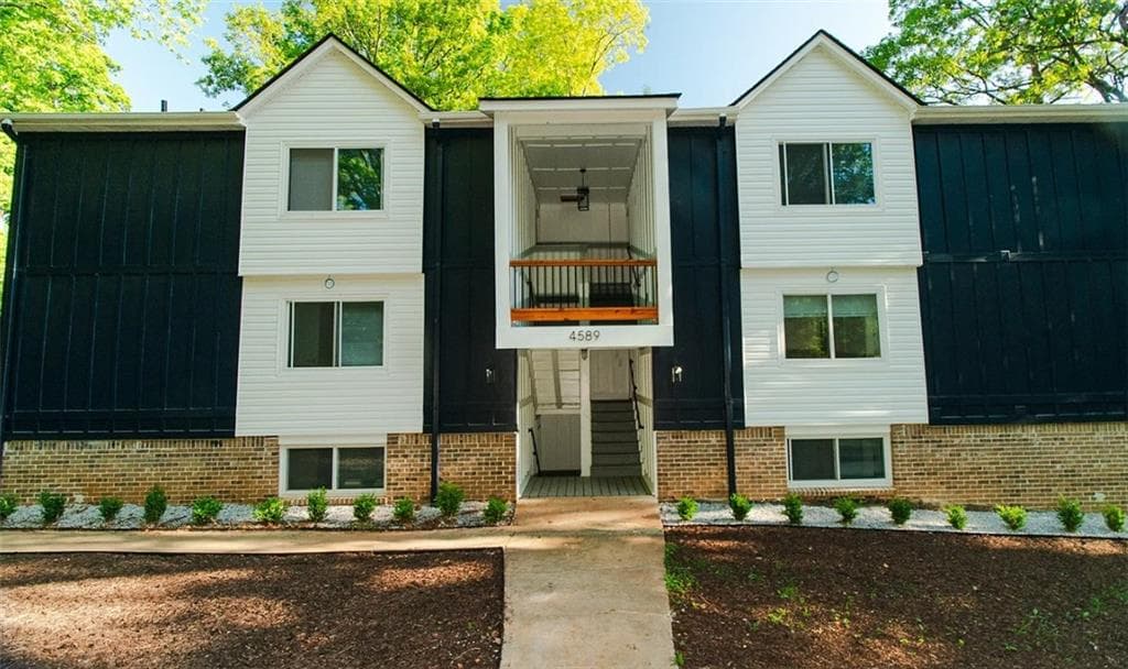 3 bedroom, 2 bathroom, 950 sq ft apartment for rent at 4589 Orchid Drive 1, Pine Lake, GA 30083 for $1,795 a month