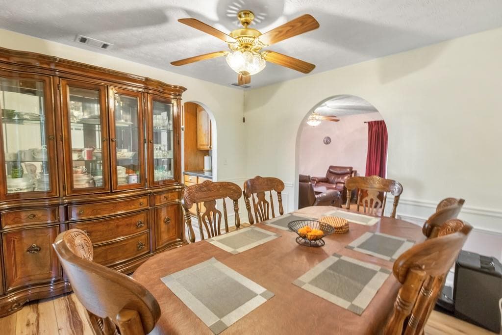 4 bedroom, 3 bathroom, 2,104 sq ft single family residence for sale at 1675 Round Road, Grayson, GA 30017 — photo 7