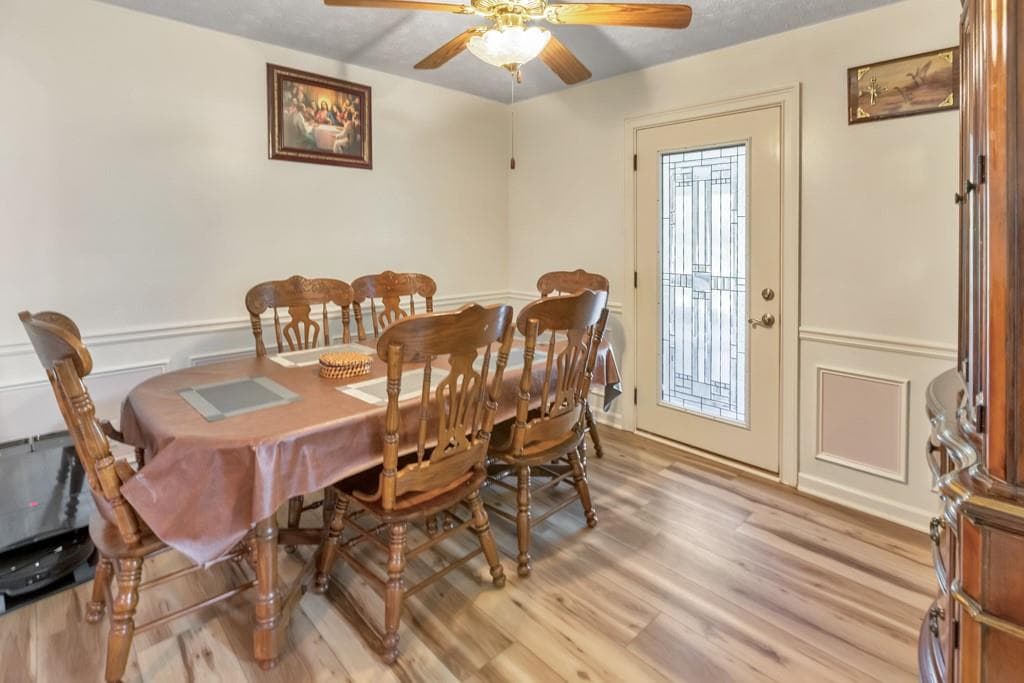 4 bedroom, 3 bathroom, 2,104 sq ft single family residence for sale at 1675 Round Road, Grayson, GA 30017 — photo 8