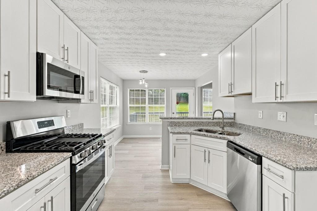5 bedroom, 3 bathroom, 3,422 sq ft single family residence under contract at 3560 Cowan Ridge Drive, Winston, GA 30187 — photo 9